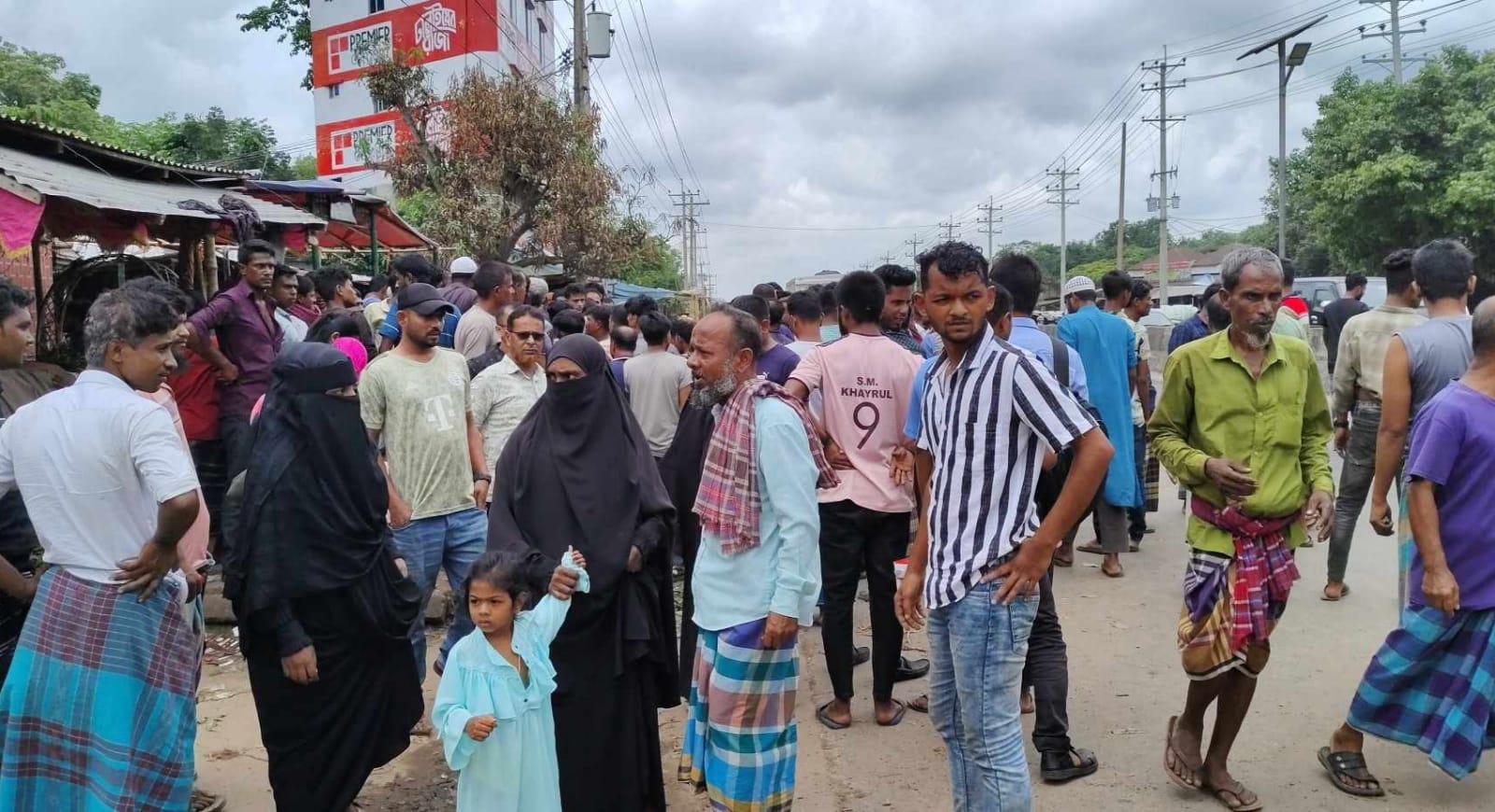 রায়পুরায় পৃথক দুটি ট্রেনে কাটা পড়ে ৬ জন নিহত